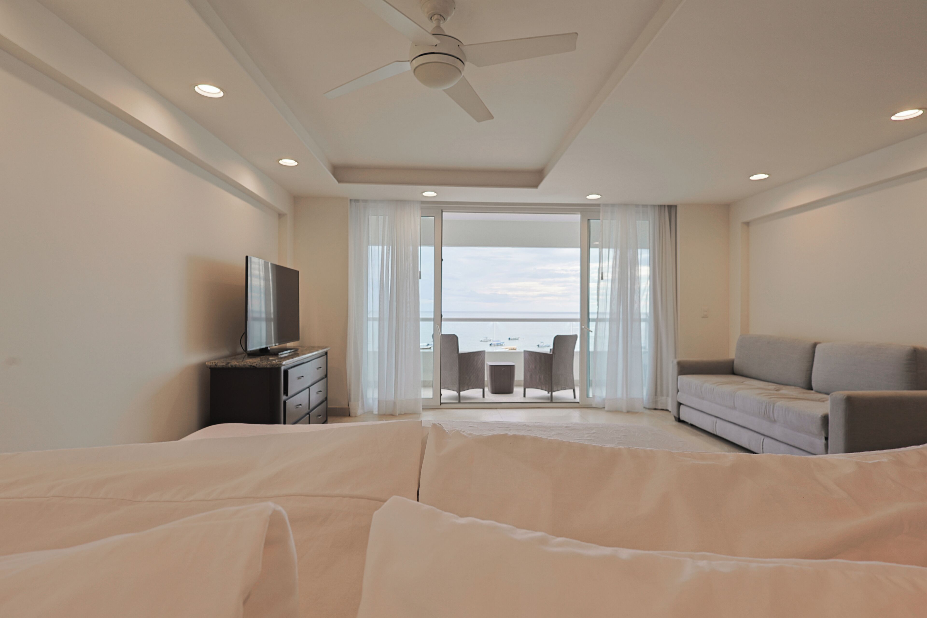 Suite Deluxe, balcón, vistas al mar | Wifi gratis
