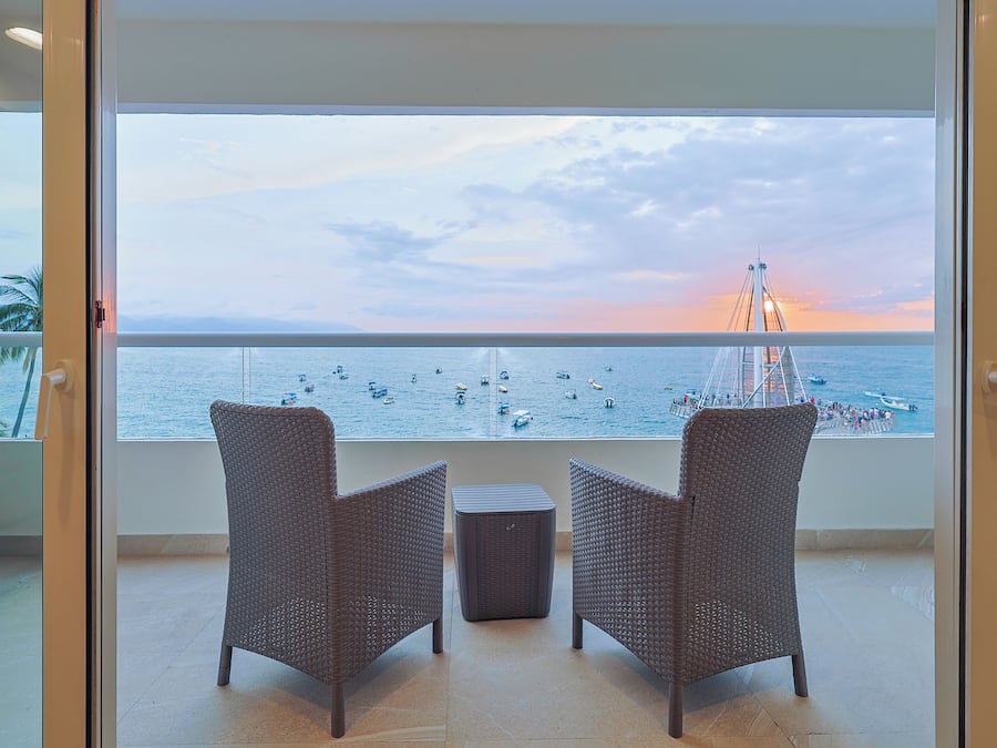 Deluxe Suite, Balcony, Sea View | Terrace/patio