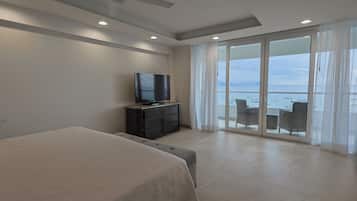 Suite Deluxe, balcón, vistas al mar | Wifi gratis
