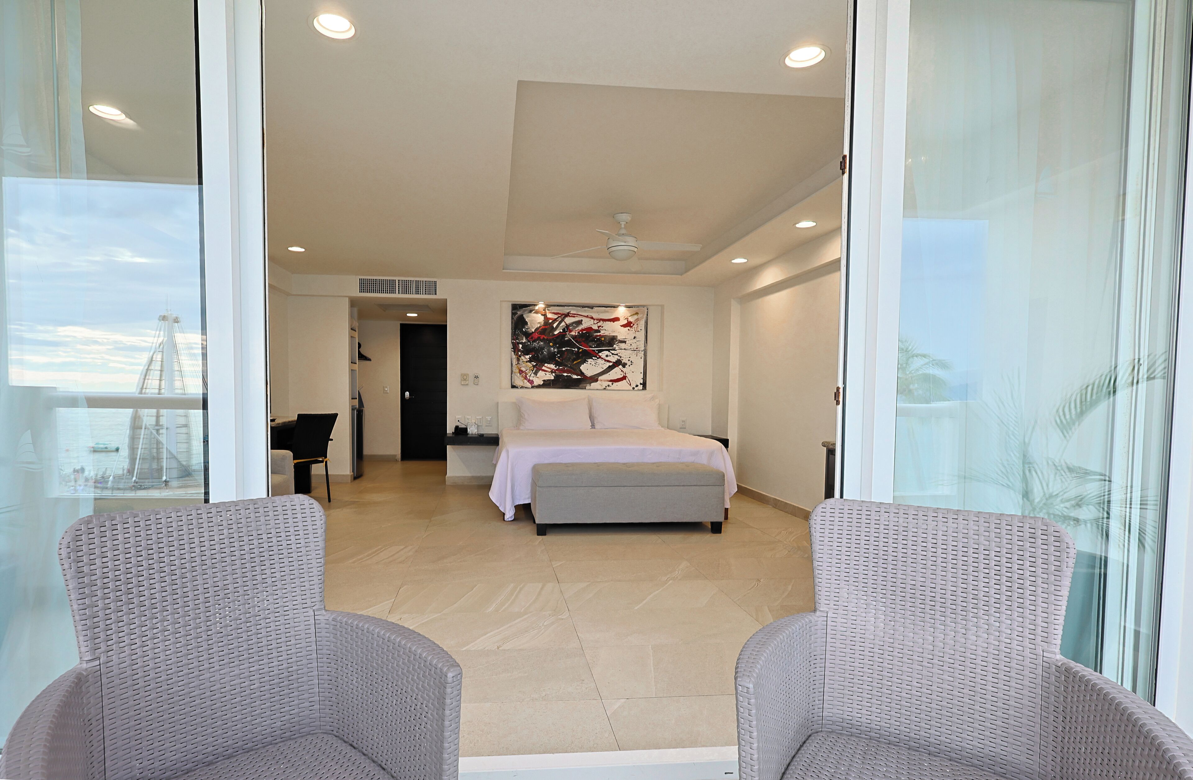 ห้องดีลักซ์สวีท, ระเบียง, วิวทะเล | Wi-Fi ฟรี