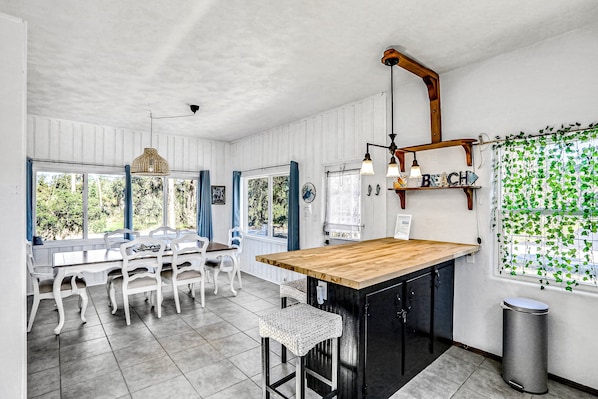 Cottage, Multiple Beds, Patio, Ocean View (Edgewater- River Cottage)