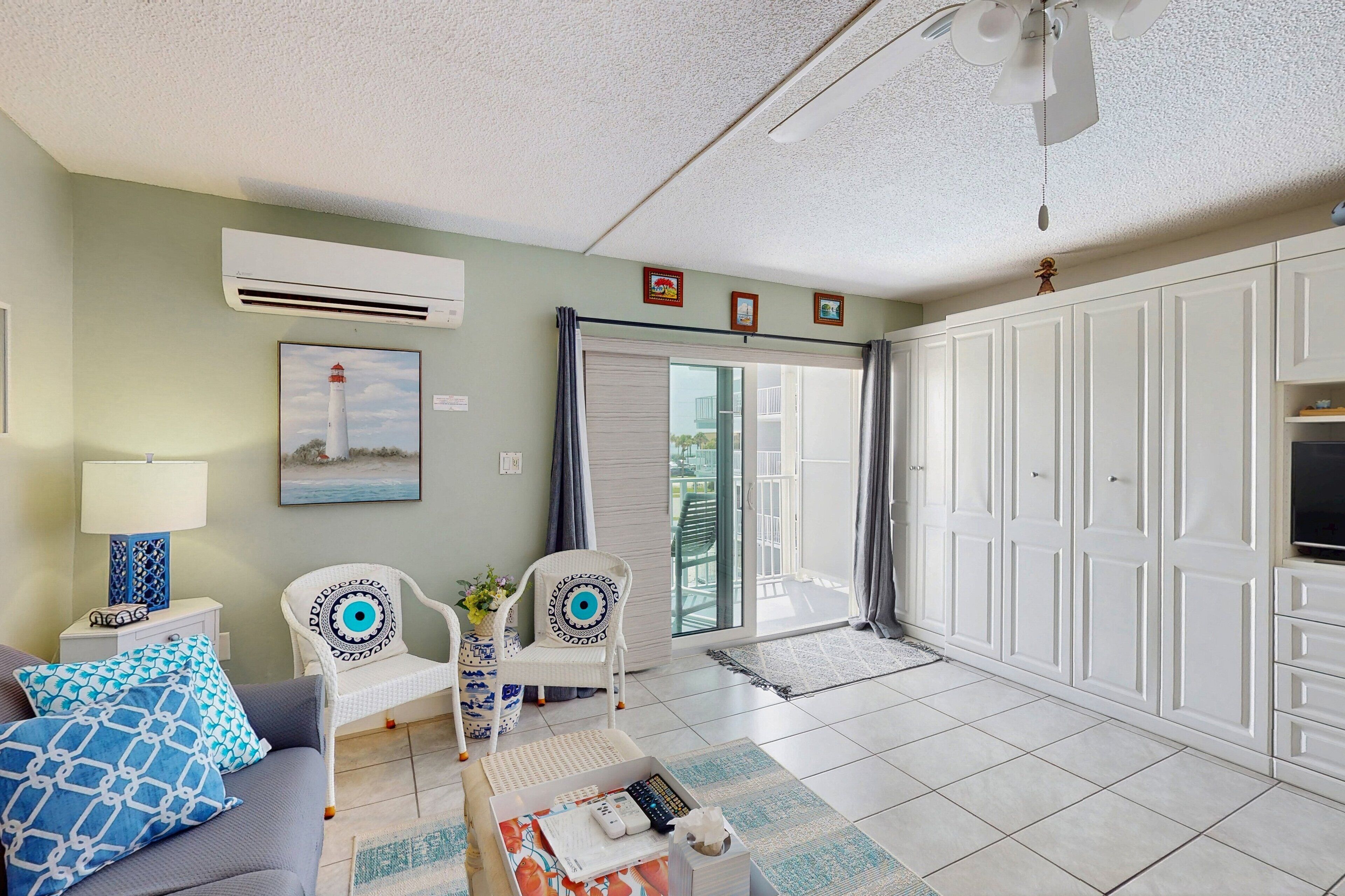 Studio, Multiple Beds, Balcony, Ocean View (Mariners Cove 302) | Living area