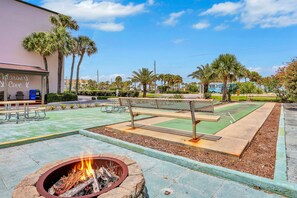Outdoor dining - Mariners Cove 302 (New Smyrna Beach)