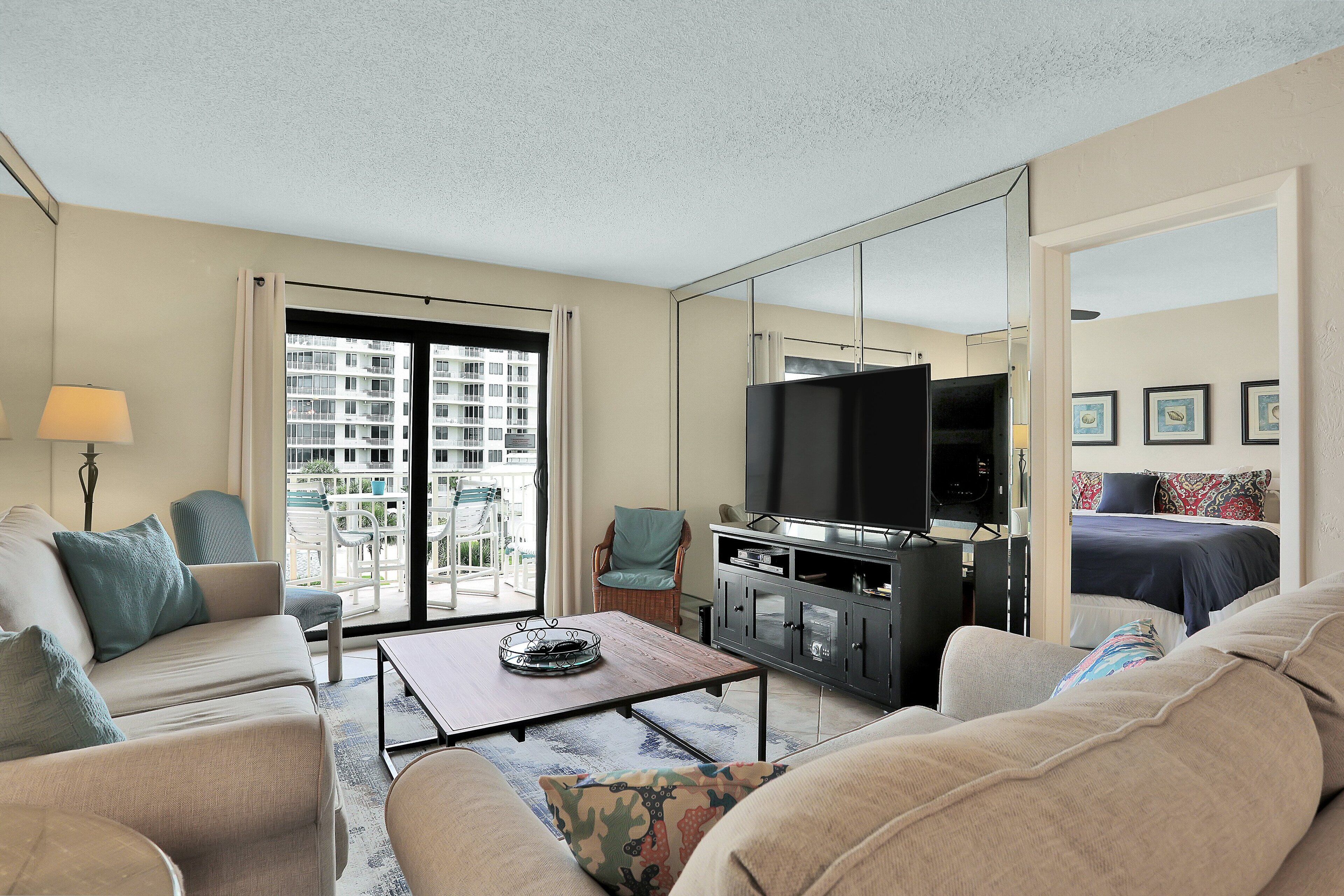 公寓式客房, 多张床, 阳台, 海洋景观 (NSB Hacienda Del Sol #407 - Seaside) | 2 多间卧室、特色装修、特色家居、床单