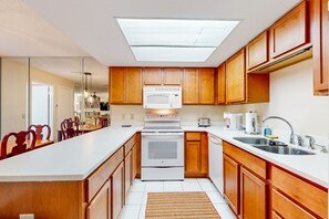House, Multiple Beds, Patio, Garden View (NSB Sunset Haven D110) | Private kitchen - NSB Sunset Haven D110 (New Smyrna Beach)