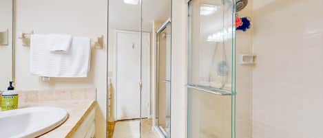 Ferienhaus, Mehrere Betten, Terrasse, Gartenblick (NSB Sunset Haven D110) | Badezimmer