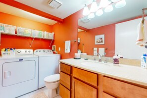 House, Multiple Beds, Patio, Garden View (NSB Sunset Haven D110) | Bathroom - NSB Sunset Haven D110 (New Smyrna Beach)