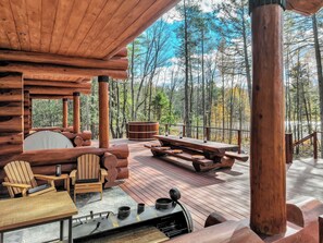 Outdoor dining - Lakefront Handcrafted Cabin - Lux Sauna - Cedar Hot Tub - Game Room - Pool Table (Blakeslee)