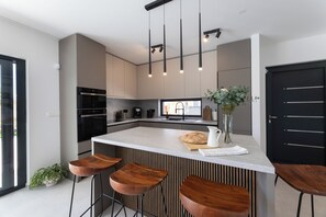 Fridge, microwave, oven, stovetop - Luxury Villa Terra Mila with Private Heated Pool (Kaštel Stari)