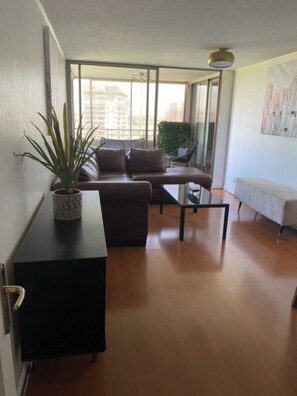 Living area - Spacious 3-bedroom/2-Bathroom apartment with AC in peaceful Santiago (Santiago)