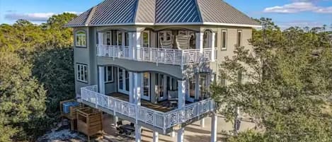 المنشأة من الخارج