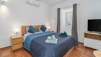1 bedroom, WiFi, bed sheets