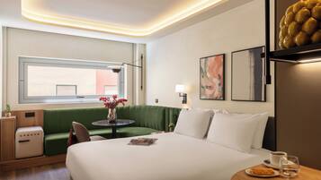 Kahden hengen deluxe-huone (yksi tai kaksi sänkyä) | Minibaari, työpöytä, kannettavalle tietokoneelle sopiva työtila