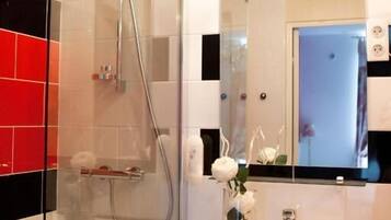 Comfort-Dreibettzimmer | Badezimmer