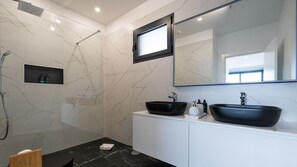 Hair dryer, towels - Garachico Vista by LovelyStay (Estreito de Camara de Lobos)