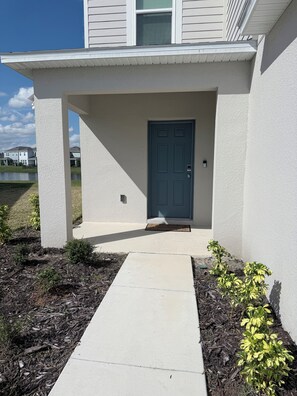 Property grounds -  Beautiful Lakefront Family Home Minutes from Disney World (Kissimmee)
