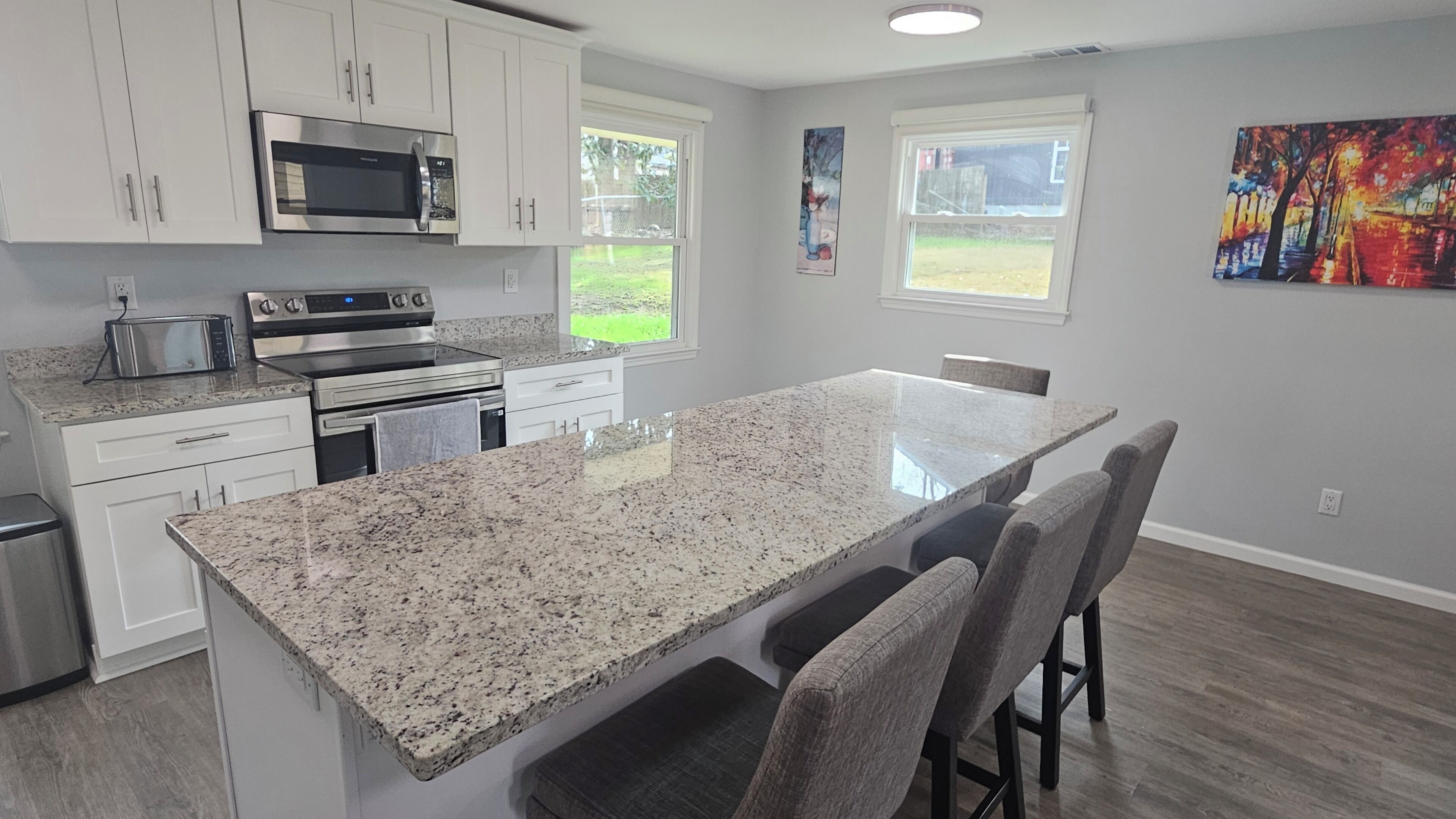 冰箱、微波炉、烤箱、炉灶