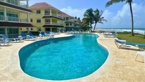 Condominium apartment with sea view