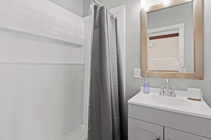 Douche, sèche-cheveux