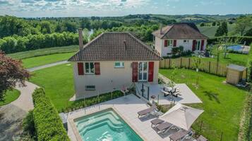 Rumah | Kolam renang | Kolam renang indoor dan kolam renang outdoor