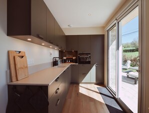 House | Private kitchen | Highchair - Holiday Home for 6 People in the Heart of Perigord (Saint-Medard-d'Excideuil)