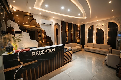 Hotel Trinetra Inn
