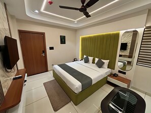 مكتب ومساحة عمل للكمبيوتر ال محمول وواي فاي مجانًا