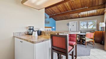 Studio (1 Bedroom) | 1 bedroom, iron/ironing board, bed sheets