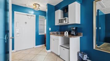 Studio (0 Bedroom) | Interior