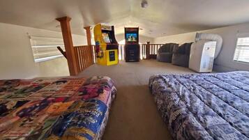 Studio (2 Bedrooms) | Interior