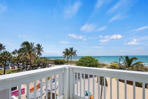 Interior - Oceanfront Inn Room #15- Inlet View- King Bed (Fort Pierce)