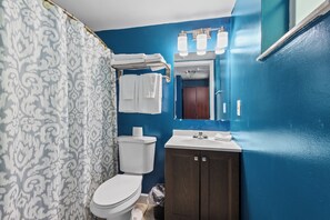 Studio (0 Bedroom) | Bathroom | Towels, soap, shampoo, toilet paper - Oceanfront Inn Room #16- Ocean View Balcony, 2 Full Beds (Fort Pierce)