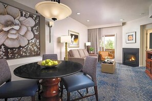 Interior - Gorgeous resort - 2 connected condos - steps from TPC/Waste Management tour! (Scottsdale)