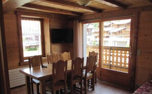 Dining - Ground floor, terrace, ski locker, 70m², Les Gets (Les Gets)