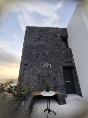 Exterior - EXO  Santorini 2 bedrooms maizonette , Barbeque , private  Sea View Pool Jaccuzi (Exo Gonia)