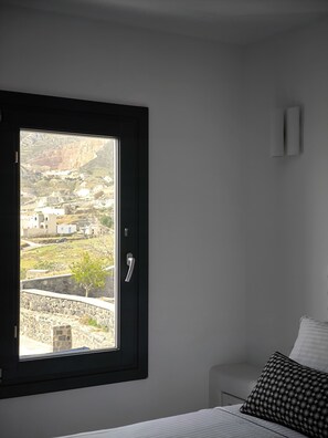 2 bedrooms, iron/ironing board, WiFi, bed sheets - EXO  Santorini 2 bedrooms maizonette , Barbeque , private  Sea View Pool Jaccuzi (Exo Gonia)