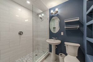 Hair dryer, towels - Beach Access, Hot Tub, Ping Pong Table, Bikes! (Tybee Island)