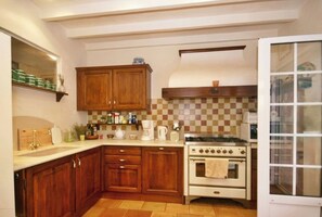Frigorifero, microonde, forno, lavastoviglie