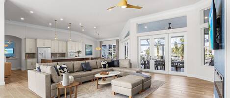 Télévision, cheminée