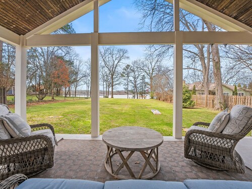 Sunset Cottage on Tims Ford Lake with Private Boat Dock