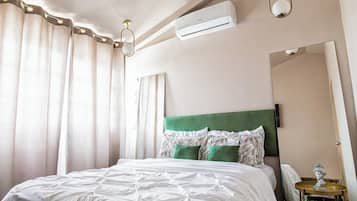 Dusche, kostenlose Toilettenartikel, Haartrockner, Handtücher