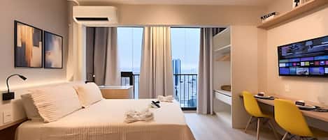 Apartment | Desk, laptop workspace, free WiFi