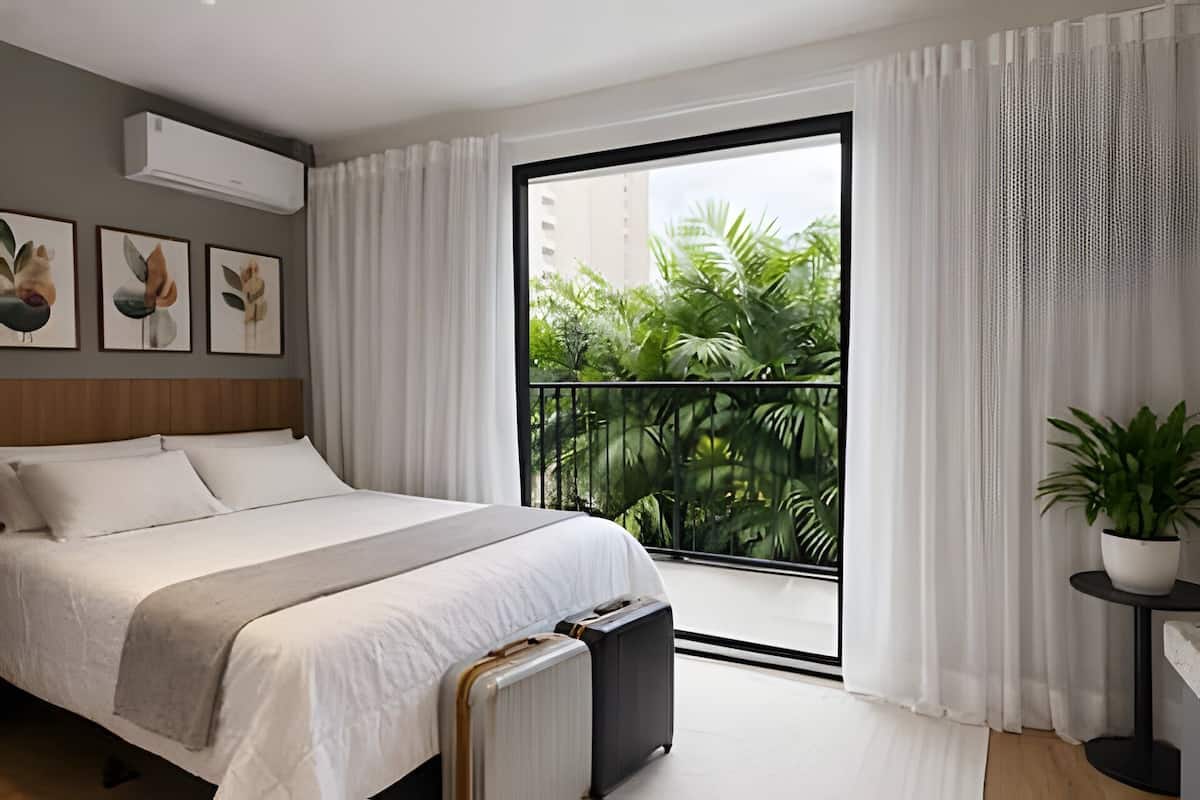 Căn hộ cơ bản | Bàn, khu vực làm việc phù hợp cho laptop