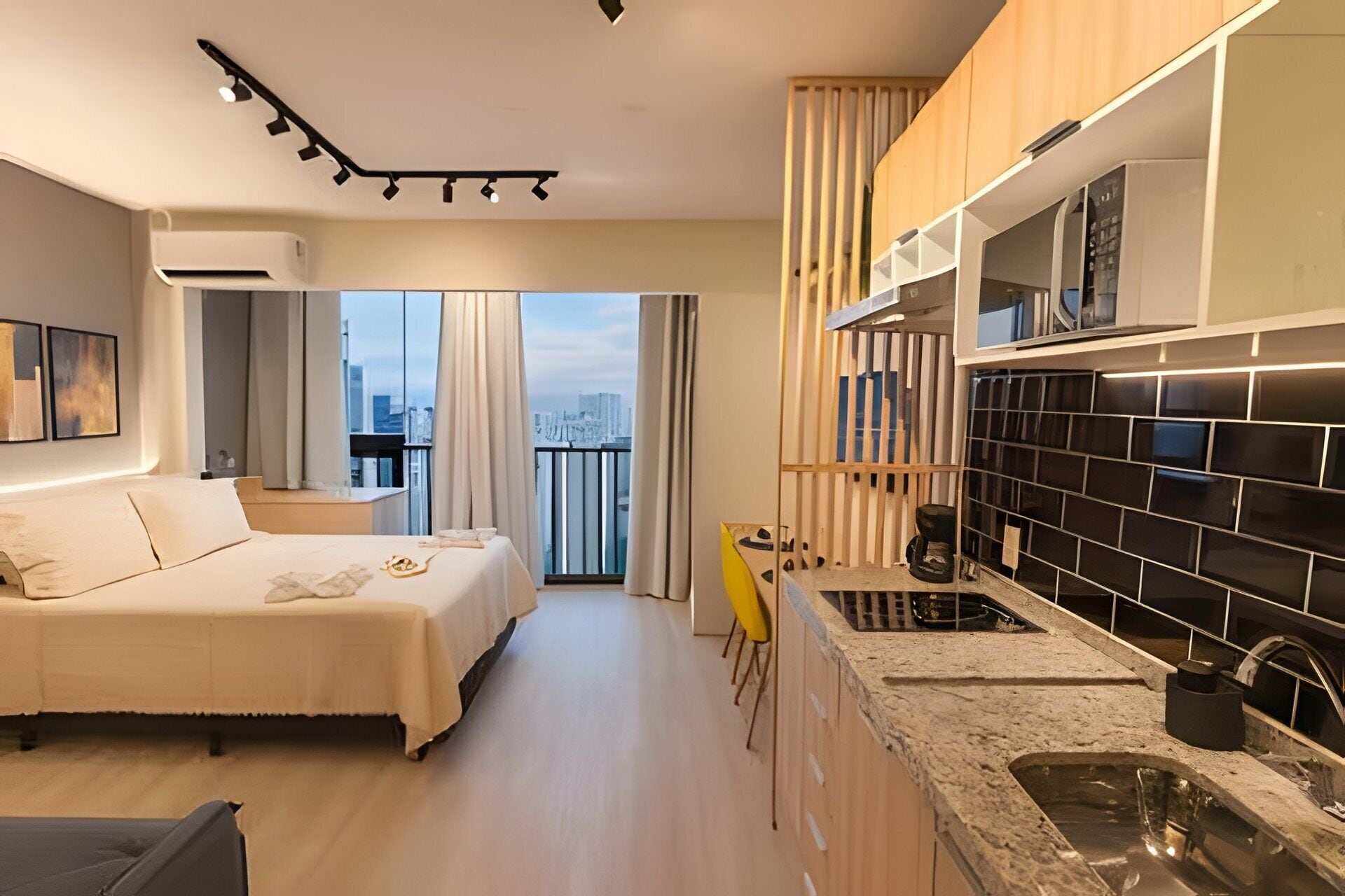 Apartment | Desk, laptop workspace, free WiFi