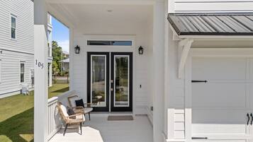 House, Multiple Beds (Peyton's Place) | Terrace/patio