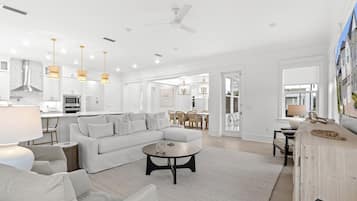 Casa, varias camas (Peyton's Place) | Área de sala de estar