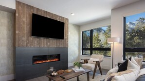 Living area - 214 - NEW BUILD - Downtown Frisco - Private Hot Tub w/Mountain View! (Frisco)