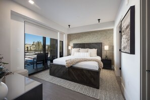 3 habitaciones, tabla de planchar con plancha, internet y ropa de cama 
