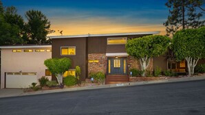 Exterior - Elegant City View | Quick Drive to LA | Hot Tub (La Crescenta-Montrose)