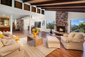 TV, fireplace - Elegant City View | Quick Drive to LA | Hot Tub (La Crescenta-Montrose)